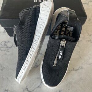 NWT DYNK Black Zip Up Sneakers